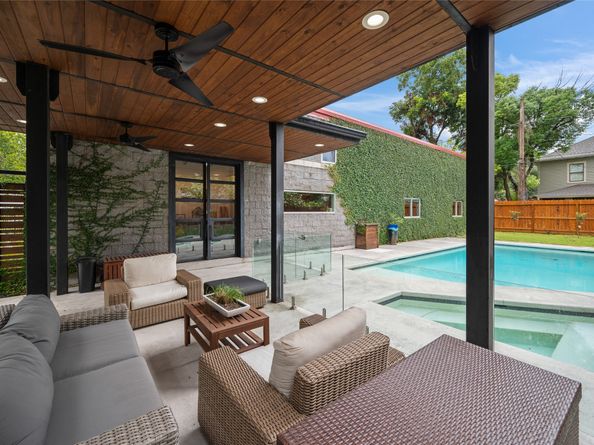 715 Algregg Street, Houston TX 77008