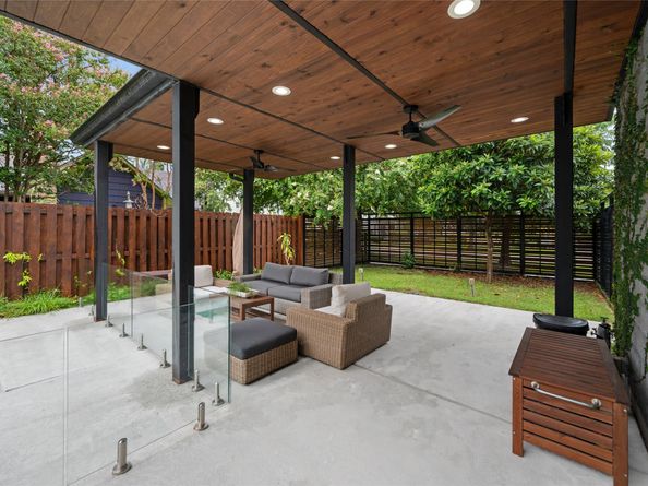 715 Algregg Street, Houston TX 77008