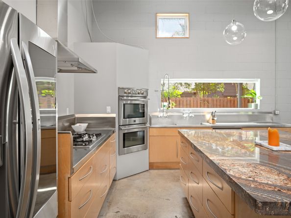 715 Algregg Street, Houston TX 77008