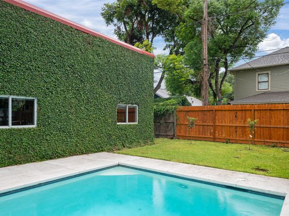 715 Algregg Street, Houston TX 77008