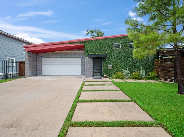 715 Algregg Street, Houston TX 77008