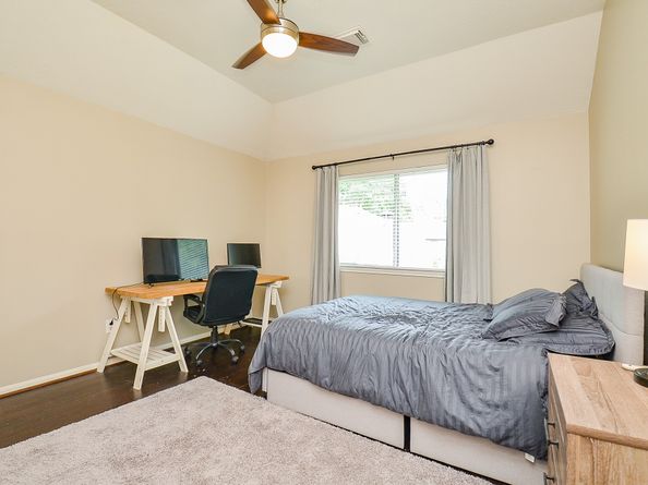 206 Wild Oak Run, Houston TX 77094