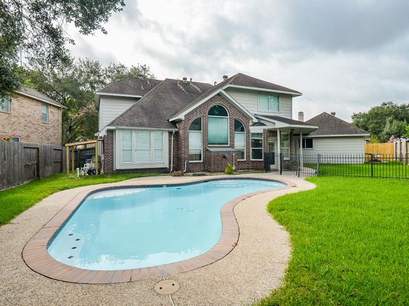206 Wild Oak Run, Houston TX 77094