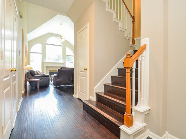 206 Wild Oak Run, Houston TX 77094