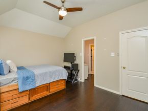 206 Wild Oak Run, Houston TX 77094