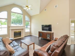 206 Wild Oak Run, Houston TX 77094