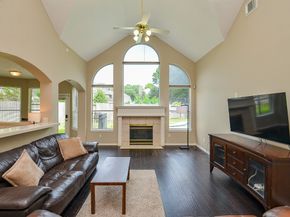 206 Wild Oak Run, Houston TX 77094