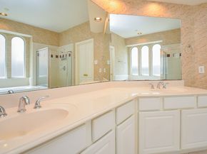 206 Wild Oak Run, Houston TX 77094