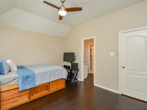 206 Wild Oak Run, Houston TX 77094