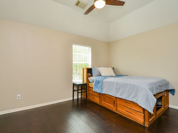 206 Wild Oak Run, Houston TX 77094