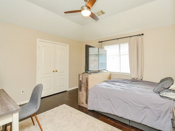 206 Wild Oak Run, Houston TX 77094