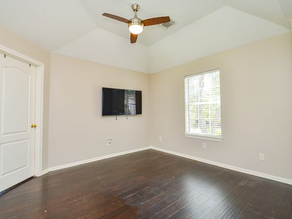 206 Wild Oak Run, Houston TX 77094