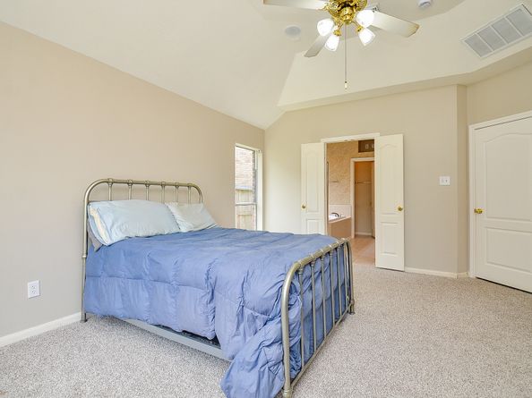 206 Wild Oak Run, Houston TX 77094