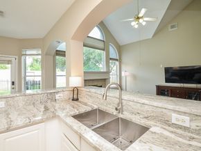 206 Wild Oak Run, Houston TX 77094