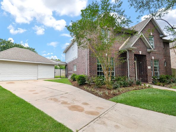 206 Wild Oak Run, Houston TX 77094