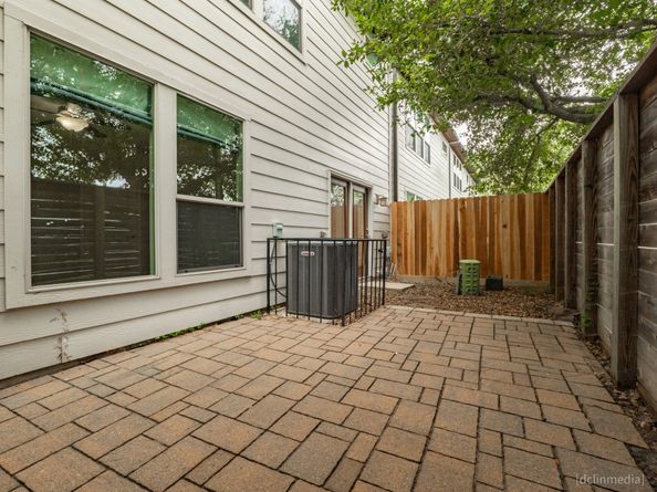1208 Sampson Street, Houston TX 77003