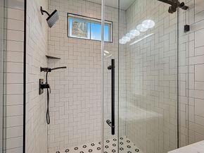 1420 Weiss Street, Houston TX 77009