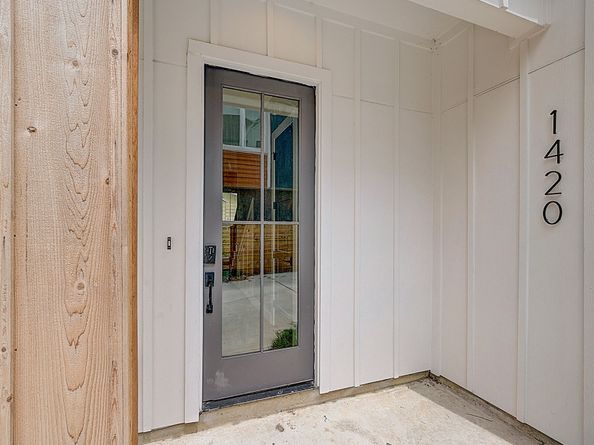 1420 Weiss Street, Houston TX 77009