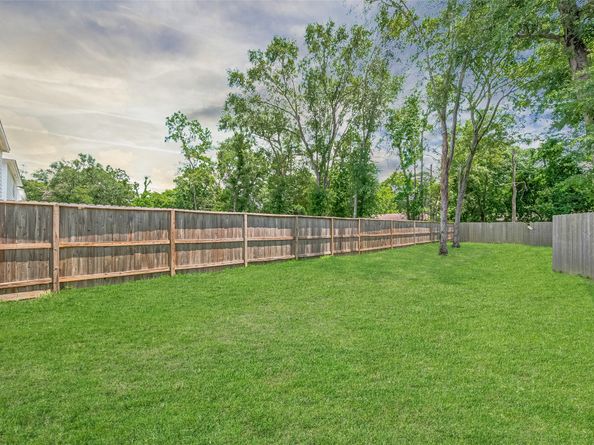 807 Avenue J Place, Conroe TX 77301