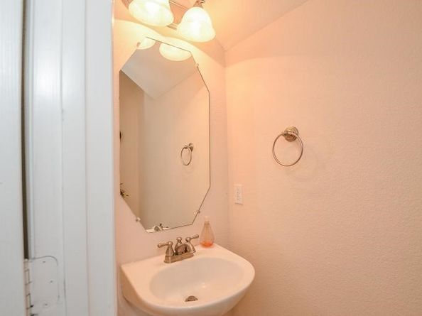 8711 Preston Field Lane, Houston TX 77095