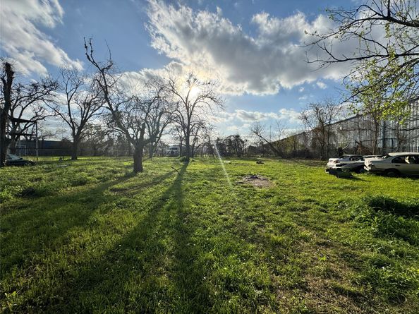 4805 E O S T Drive, Houston TX 77013