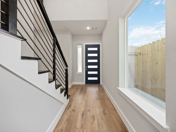 4923 Golden Forest Drive, Houston TX 77091