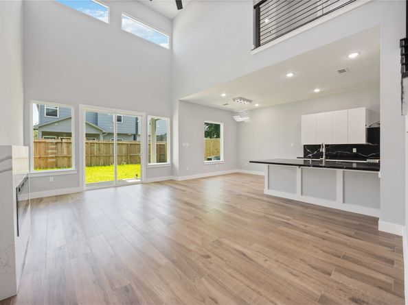 4923 Golden Forest Drive, Houston TX 77091