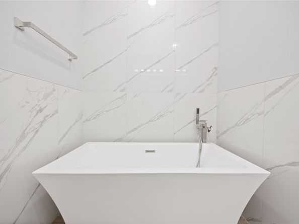4923 Golden Forest Drive, Houston TX 77091