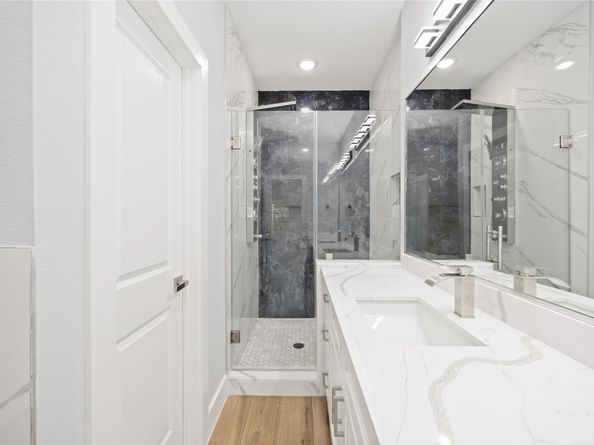4923 Golden Forest Drive, Houston TX 77091