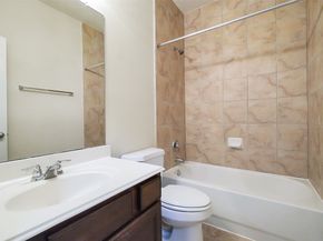 2802 Ridgeglen Lane, Houston TX 77082