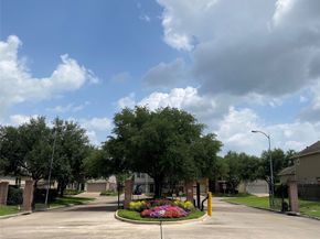 2802 Ridgeglen Lane, Houston TX 77082