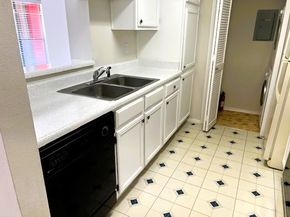 2025 Augusta Drive 804, Houston TX 77057