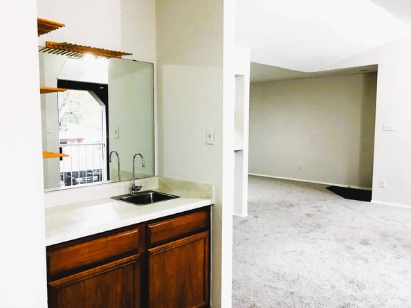 2025 Augusta Drive 804, Houston TX 77057