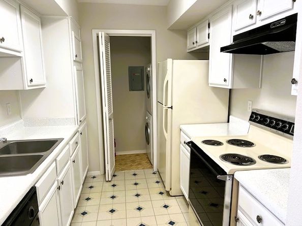 2025 Augusta Drive 804, Houston TX 77057