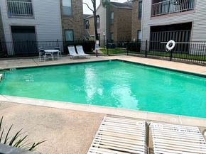 2025 Augusta Drive 804, Houston TX 77057