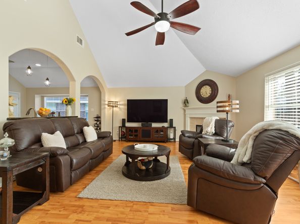 31 Teakwood Place, The Woodlands TX 77384