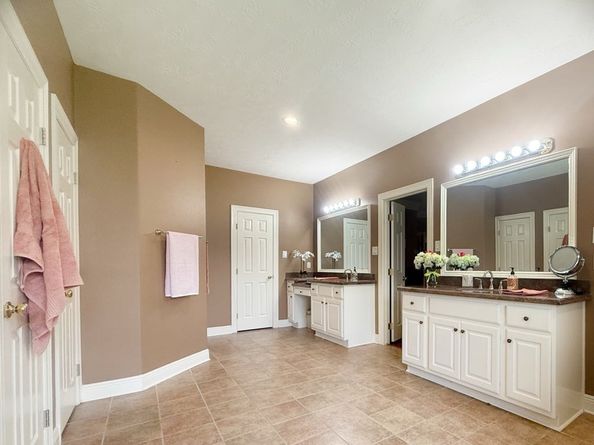 5322 Norborne Lane, Houston TX 77069