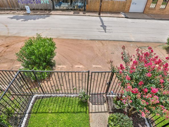 2300 Union Street 2300D, Houston TX 77007