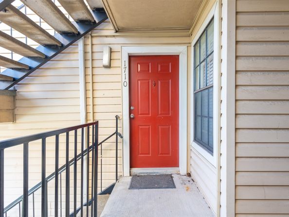 2750 Holly Hall Street 1710, Houston TX 77054