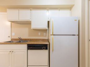 2750 Holly Hall Street 1710, Houston TX 77054
