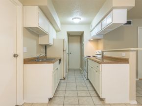 2750 Holly Hall Street 1710, Houston TX 77054