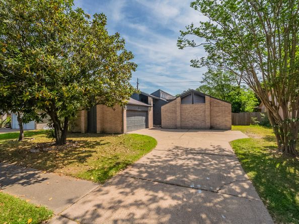 8810 Enchanted Forest Drive, Houston TX 77088