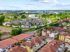 26 W Oaks Drive, Houston TX 77058