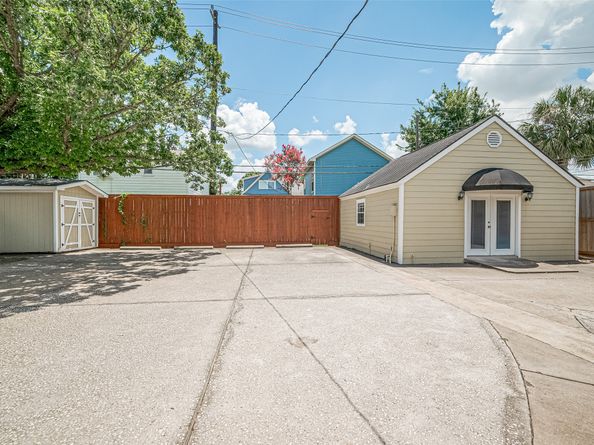 826 Heights Boulevard, Houston TX 77007