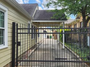 826 Heights Boulevard, Houston TX 77007
