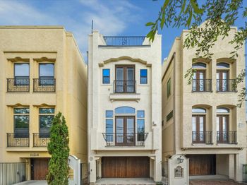 2505 Couch Street