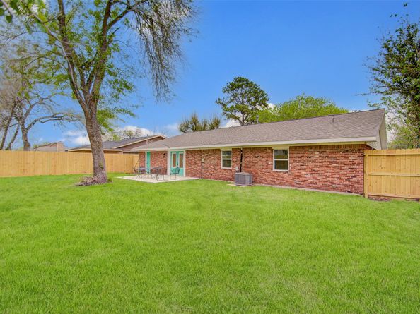 8706 Glen Valley Drive, Houston TX 77061