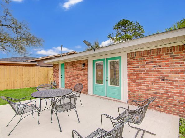 8706 Glen Valley Drive, Houston TX 77061