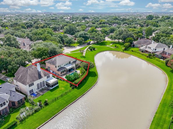 1006 Pointe Loma Drive, Sugar Land TX 77479