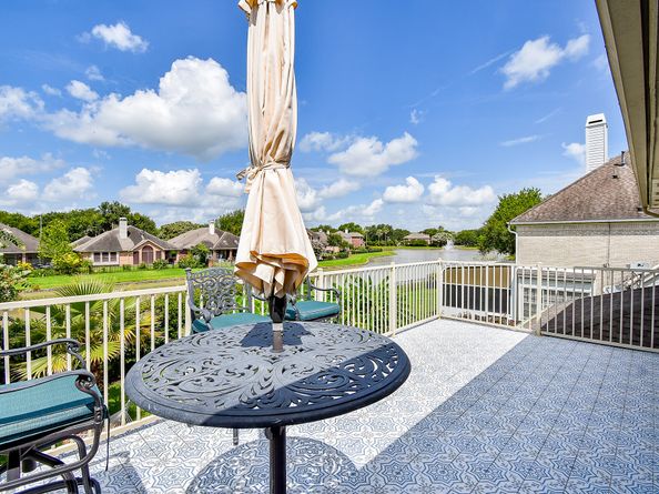 1006 Pointe Loma Drive, Sugar Land TX 77479